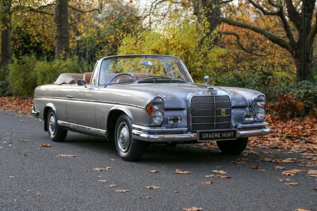 Image 1/50 of Mercedes-Benz 220 SE b (1966)