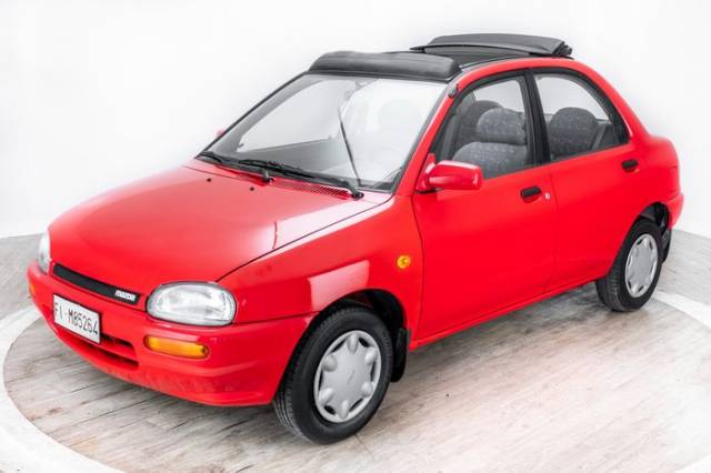 Image 1/9 de Mazda 121 1.3 (1992)