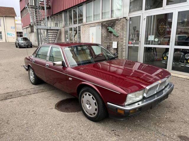 Immagine 1/13 di Daimler Six (1988)