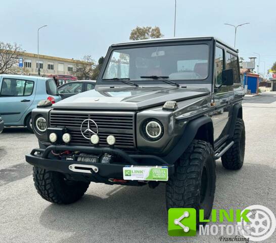 Image 1/10 of Mercedes-Benz 300 GD (SWB) (1980)