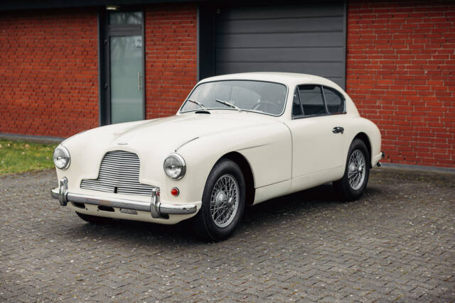 Image 1/53 of Aston Martin DB 2&#x2F;4 Mk I (1955)
