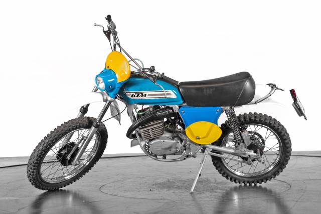 Image 1/17 of KTM DUMMY (1975)
