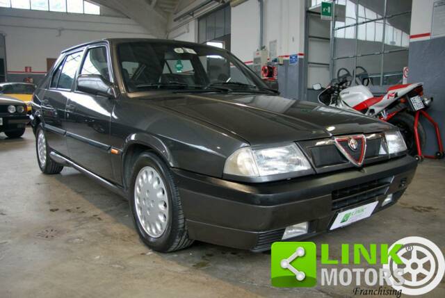 Imagen 1/10 de Alfa Romeo 33 1.7 16v QV (1990)