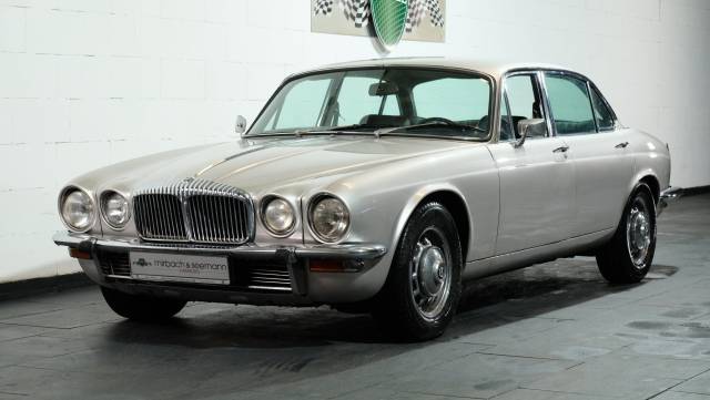 Daimler 6 Sovereign 4.2