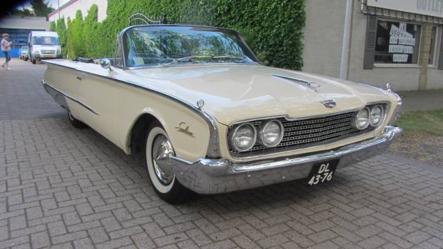 Image 1/15 de Ford Galaxie Sunliner (1960)