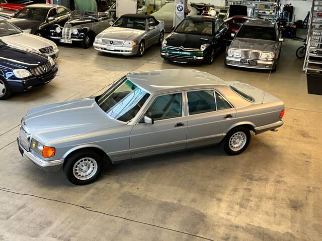 Immagine 1/64 di Mercedes-Benz 280 SE (1983)