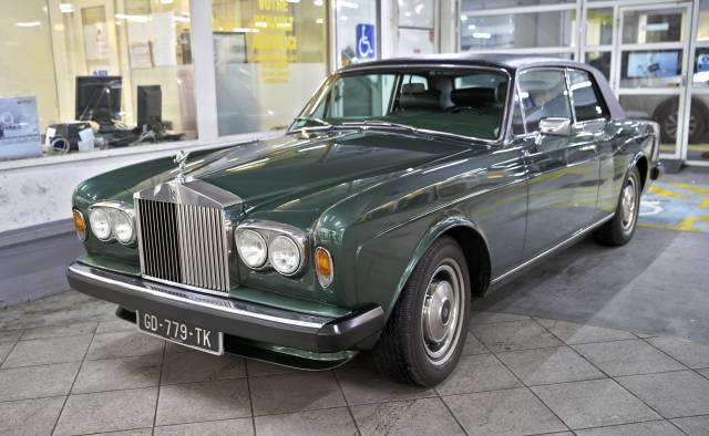 Image 1/48 de Rolls-Royce Corniche I (1977)