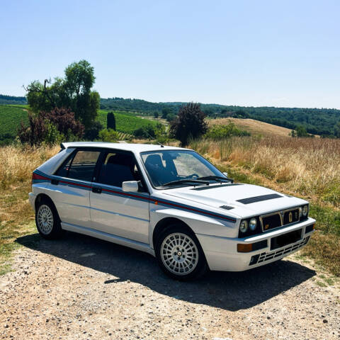 Imagen 1/27 de Lancia Delta HF Integrale Evoluzione I &quot;Martini 5&quot; (1992)
