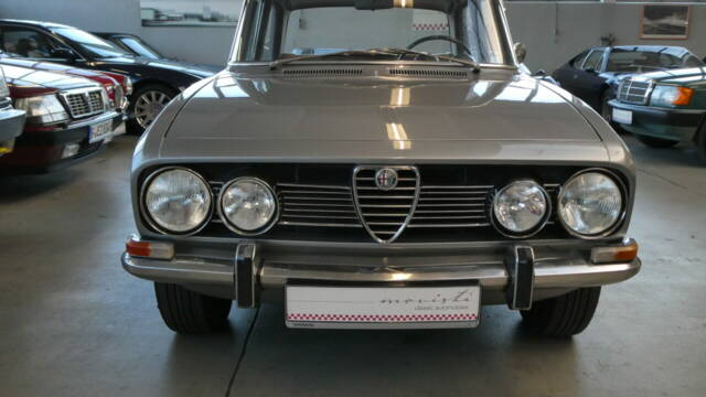 Image 1/40 of Alfa Romeo 1750 Berlina (1968)