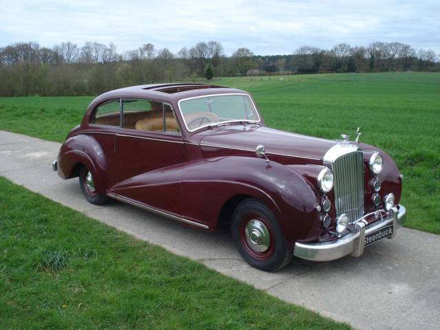 Bentley MK VI Fixed Head Coupé de Luxe (James Young) 1951