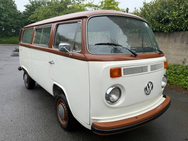 Bild 1/18 von Volkswagen T2b Kleinbus (1979)
