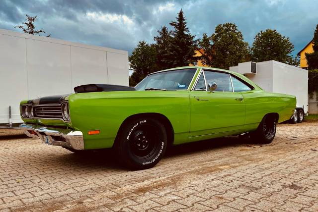 Image 1/16 of Plymouth Road Runner 383 (1969)