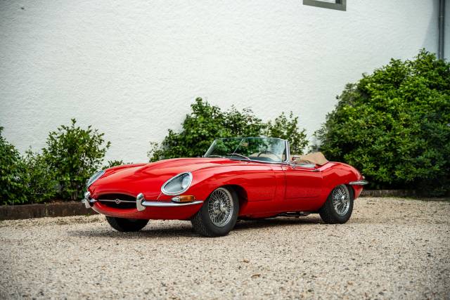 Image 1/33 de Jaguar Type E 3.8 (1964)