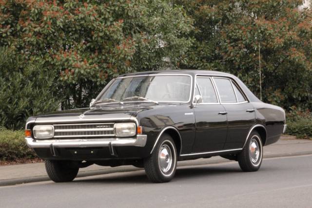 Image 1/15 of Opel Rekord 1700 L (1968)