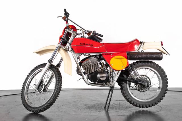 Image 1/17 of Gilera DUMMY (1980)