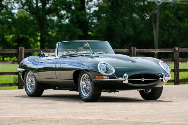 Image 1/36 de Jaguar E-Type (1967)