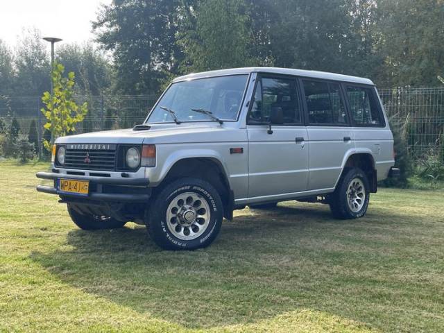 Image 1/9 de Mitsubishi Shogun (1989)
