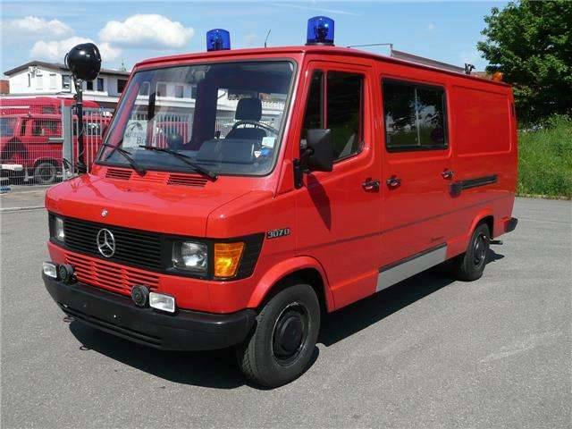 Image 1/15 de Mercedes-Benz T1 307 D (1987)