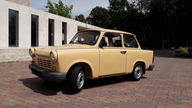 Image 1/24 of Trabant Universal 1.1 (1990)
