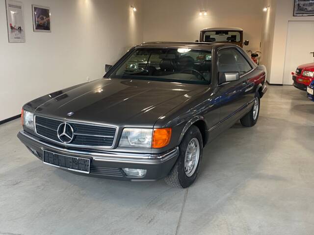 Image 1/67 de Mercedes-Benz 380 SEC (1984)