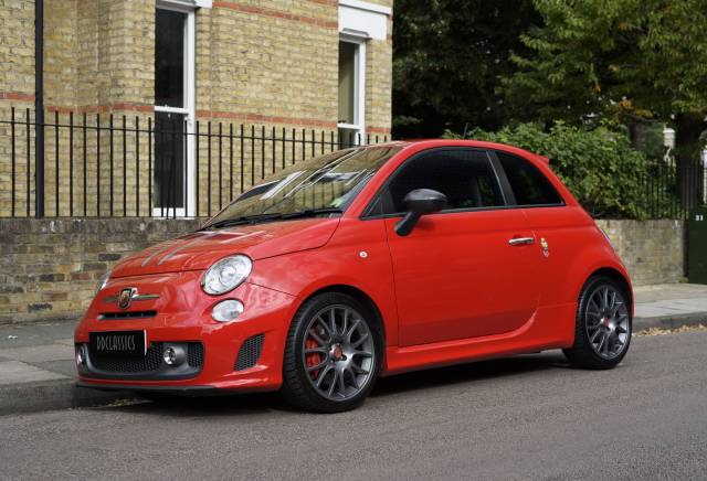 Bild 1/39 von Abarth 695 Tributo Ferrari (2011)