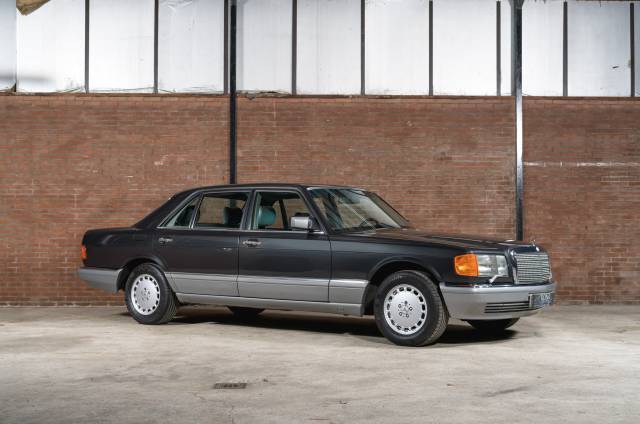 Bild 1/50 von Mercedes-Benz 500 SEL (1988)