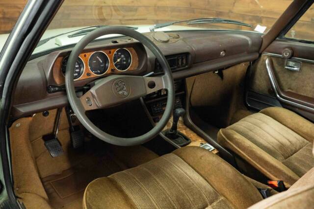 Image 1/8 de Peugeot 504 Coupé (1979)