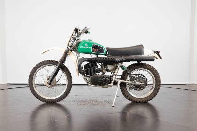 Image 1/18 de Husqvarna DUMMY (1976)