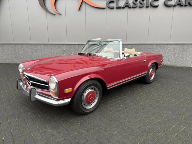 Image 1/50 of Mercedes-Benz 280 SL (1971)