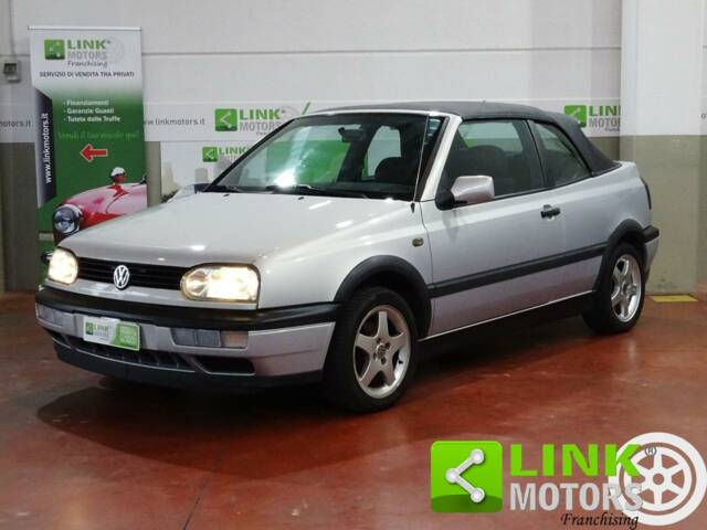 Imagen 1/2 de Volkswagen Golf III Cabrio 1.8 (1996)