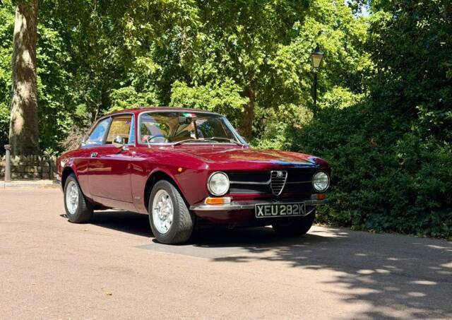 Image 1/48 of Alfa Romeo Giulia 1600 GT Junior (1972)