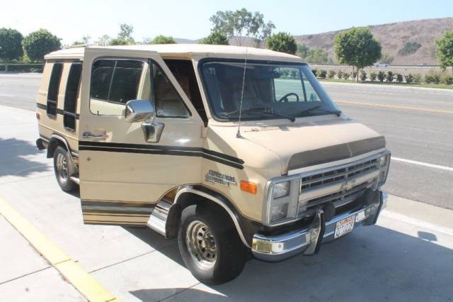 Bild 1/10 von Chevrolet Van (1986)
