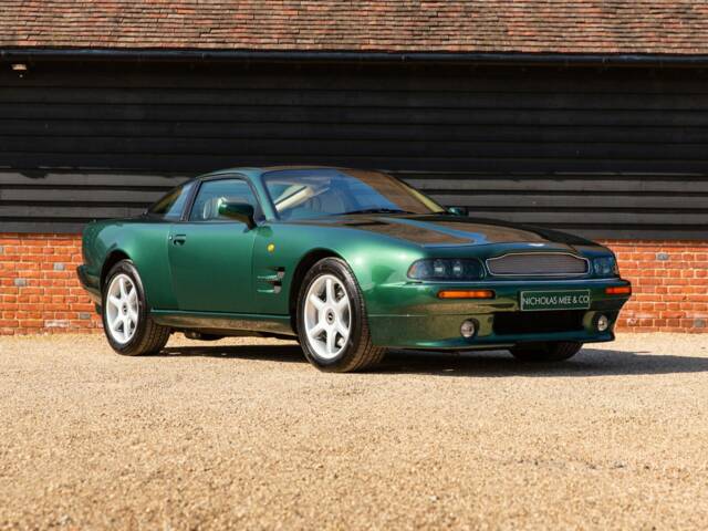 Image 1/50 of Aston Martin V8 Coupé (1996)