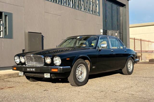 Immagine 1/19 di Jaguar XJ 6 4.2 (1981)