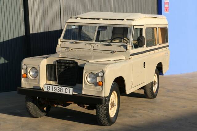 Image 1/7 of Land Rover 109 (1977)