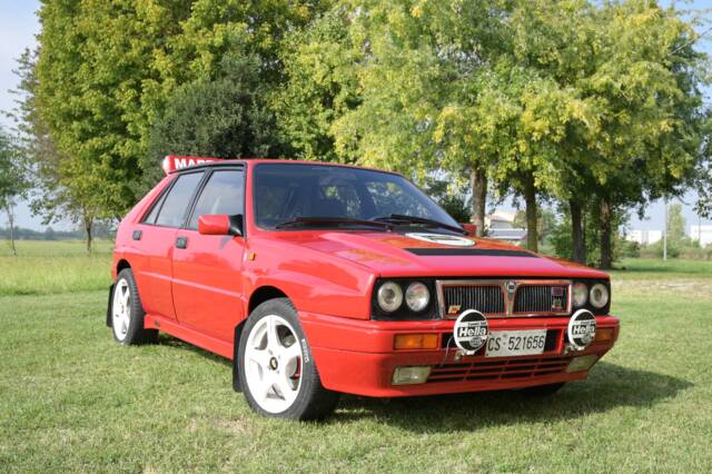 Image 1/55 of Lancia Delta HF Integrale (1992)