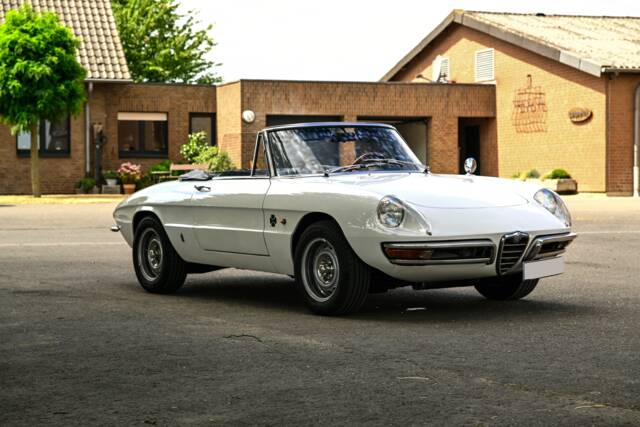 Afbeelding 1/66 van Alfa Romeo 1750 Spider Veloce (1968)
