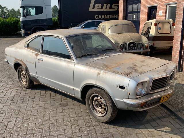 Image 1/4 de Mazda 818 (1980)