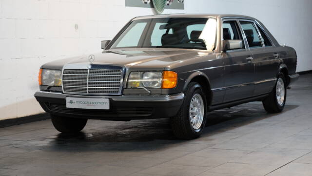 Immagine 1/31 di Mercedes-Benz 500 SEL (1987)