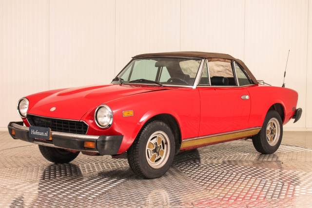 Immagine 1/13 di FIAT Spider 2000 (1981)