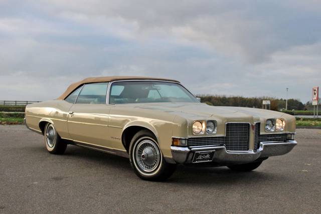 Image 1/18 of Pontiac Grand Ville (1971)