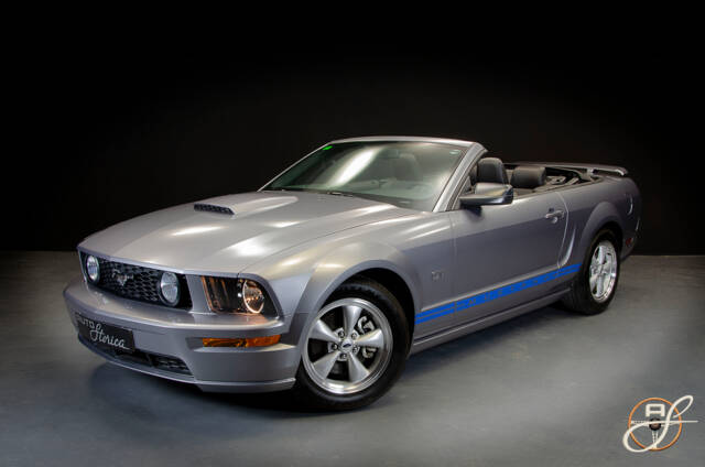 Image 1/27 de Ford Mustang GT (2005)