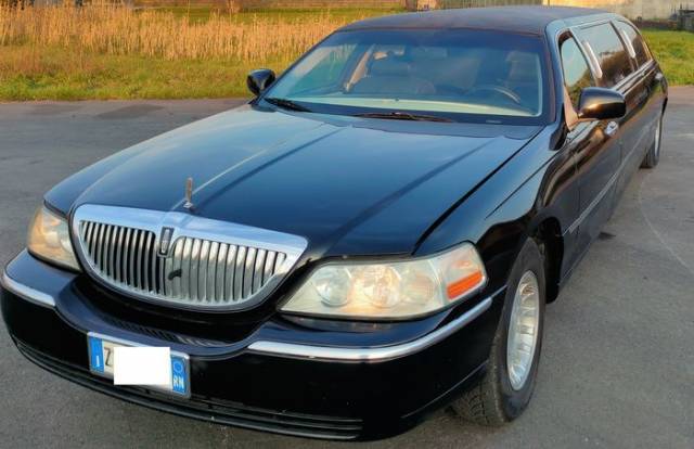 Afbeelding 1/4 van Lincoln Town Car (1998)