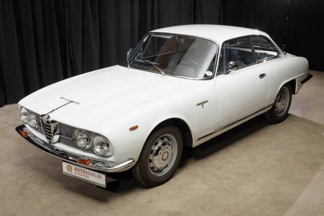 Image 1/98 of Alfa Romeo 2600 Sprint (1964)