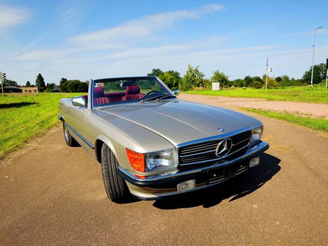 Image 1/28 de Mercedes-Benz 560 SL (1988)