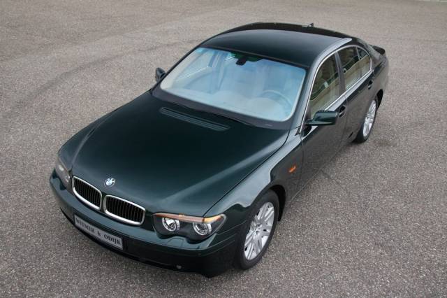Image 1/38 of BMW 745i (2002)