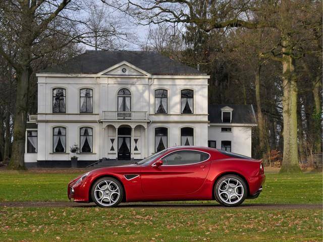 Image 1/30 of Alfa Romeo 8C Competizione (2008)