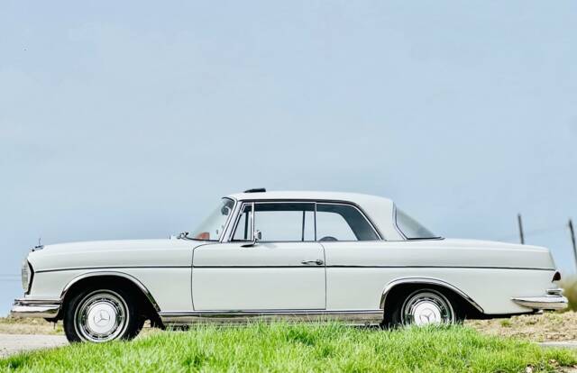 Image 1/20 de Mercedes-Benz 300 SE (1963)
