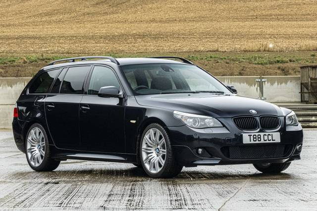 Image 1/49 of BMW 530d Touring (2010)
