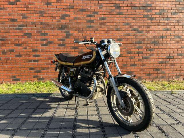Afbeelding 1/20 van Ducati DUMMY (1975)